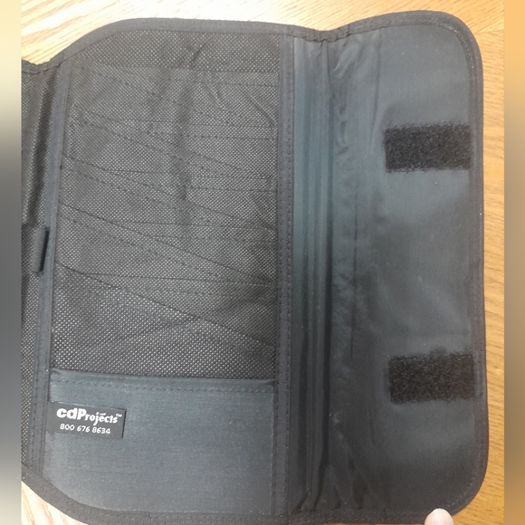 CD Projects Black Carrying Case Holds 22- CDs Size:OS  CD Projects - Picture 2 of 7